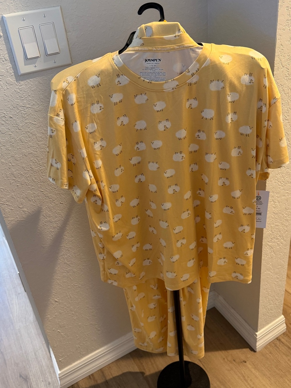 Ladies Yellow Sheep Print Pajama Set